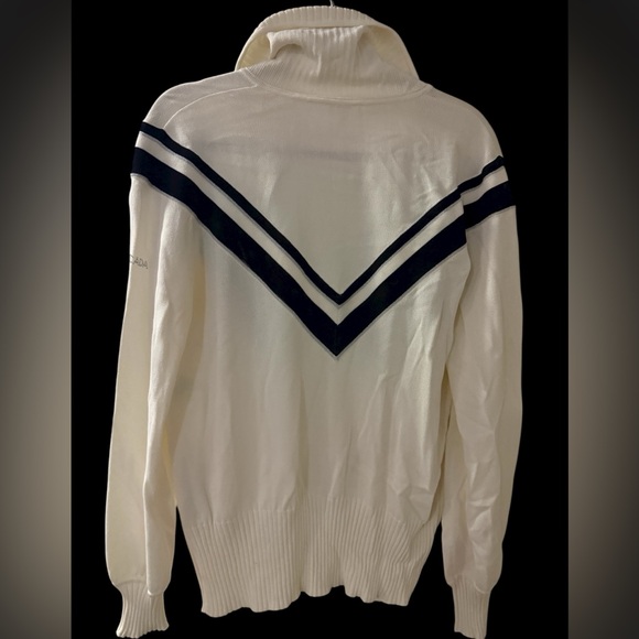 Luxury Knit Top - Picture 3 of 8